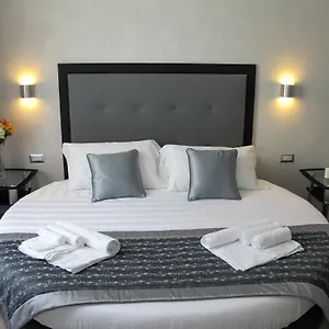 https://roma-veneto-relais.it-romehotels.com